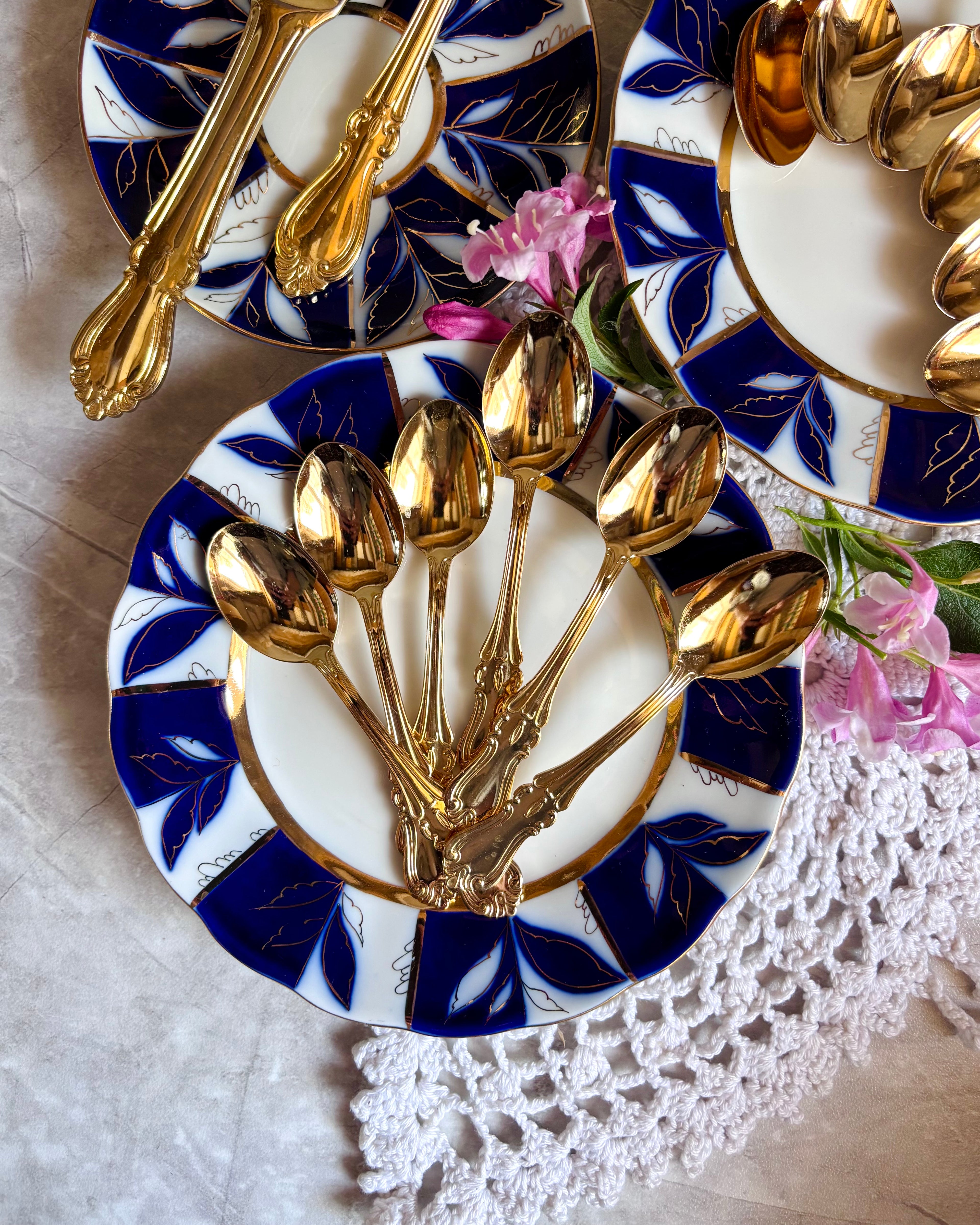 Zestaw sztućców platerowanych złotem